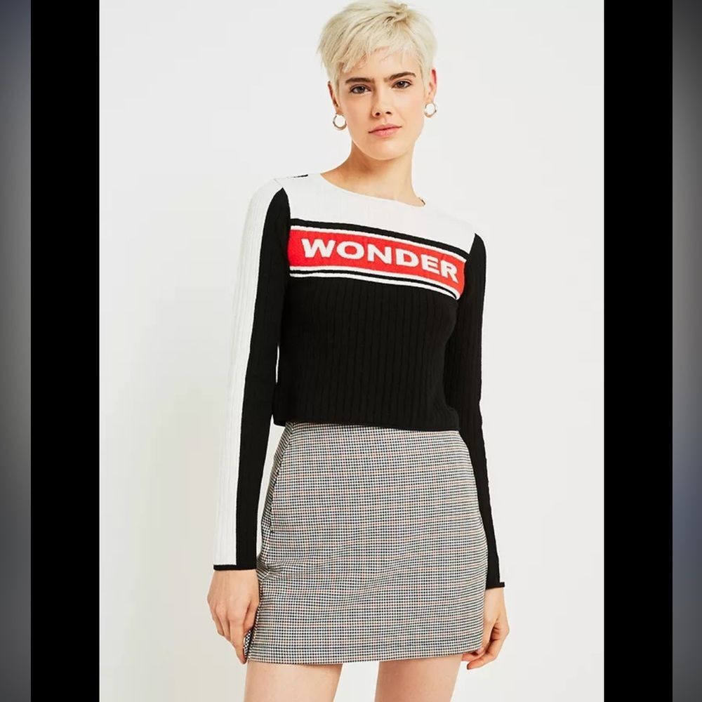 Urban Outfitters "Wonder" Black White Cropped Long Sleeve Sweater SZ S